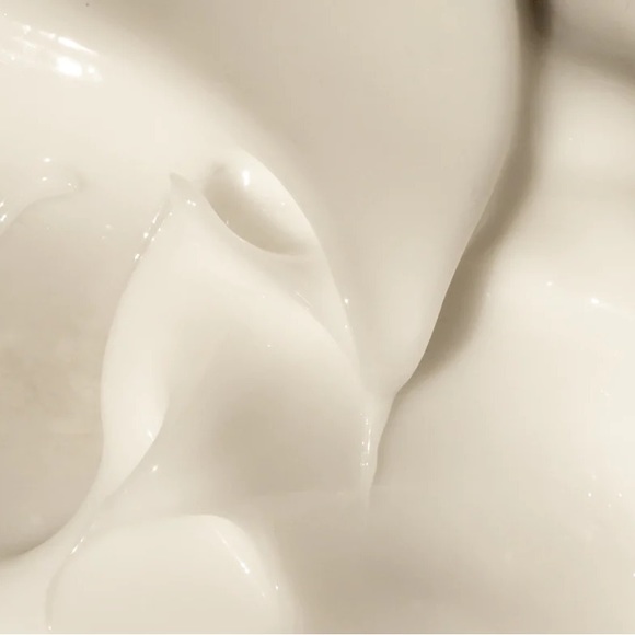 ✨ NWT Summer Fridays Summer Silk Nourishing Body Lotion ✨ - Picture 2 of 4